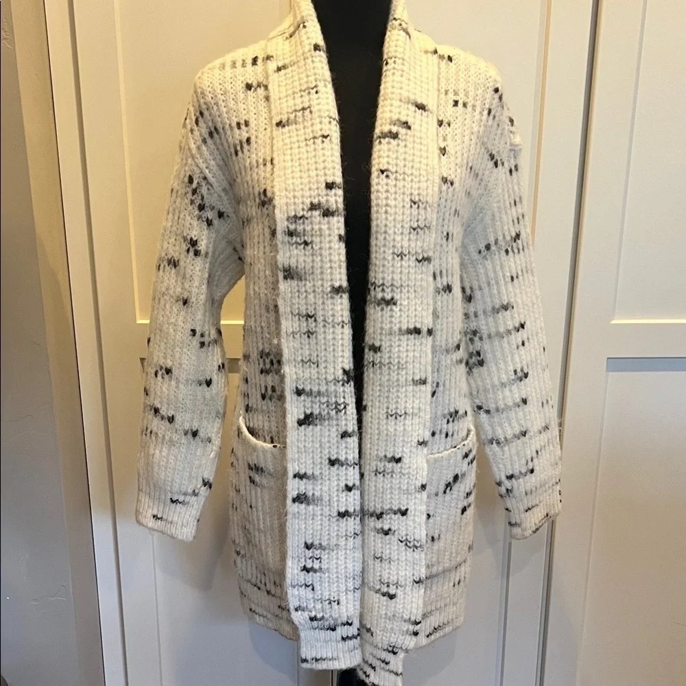 Liverpool White and Black Speckled Cardigan Size M